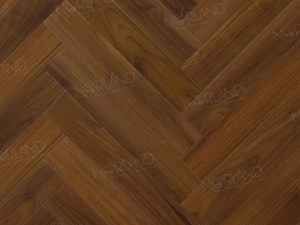 Ламинат Norland - LF304-19 Орех Кипр Herringbone Elegant Strong (Английская елка) в интерьере