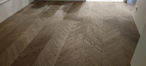 Паркетная доска Living Tree - Дуб Шоколадный, Натур (13,5х110х515мм) Французская елка